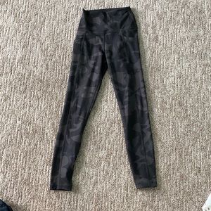 Never Worn Yogalicious Camo Leggings